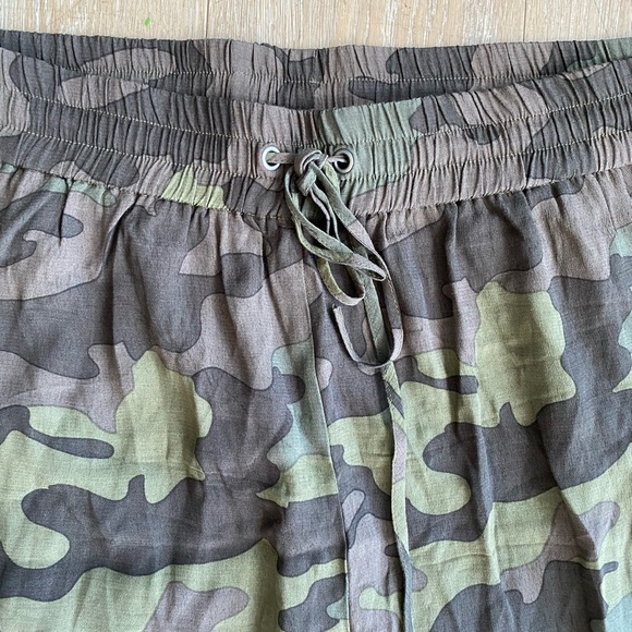 High rise Camouflage cargo pants - Picture 5 of 5